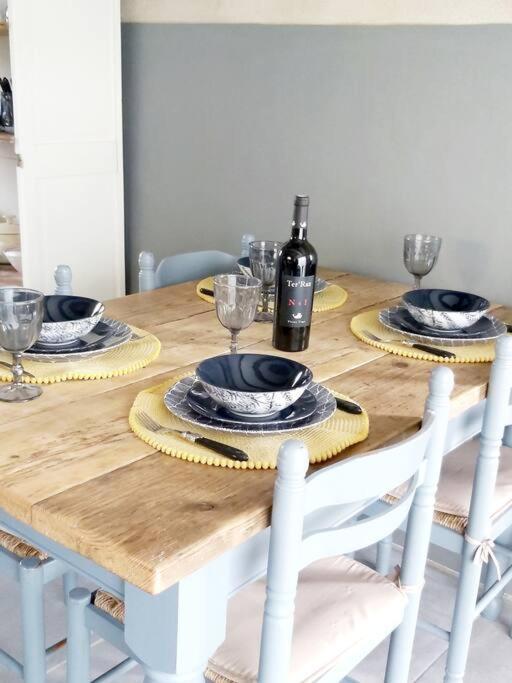 Beautiful 2 Bed Cottage With Swimming Pool Pagéas エクステリア 写真